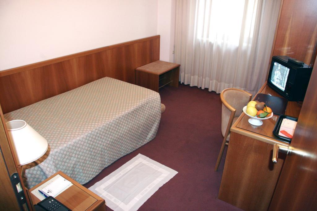 Hotel Villa Ottoboni Pordenone Pokój zdjęcie